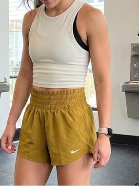 NIKE WORKOUT SHORTS NEW

Nike Women's High-Waisted Running Shorts